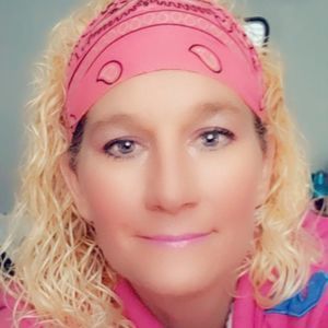 Meet your Posher, Stacy